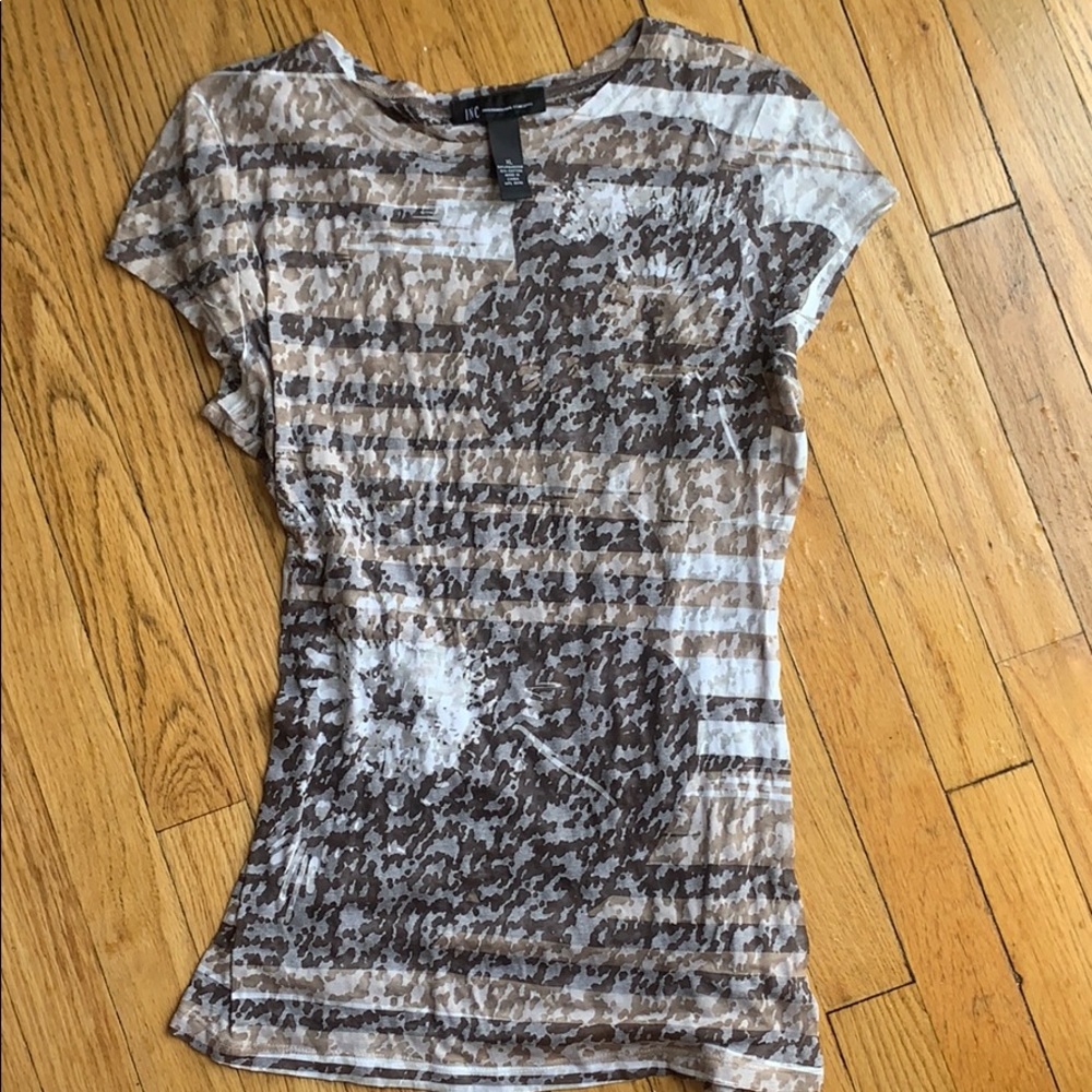 Brown and white tshirt